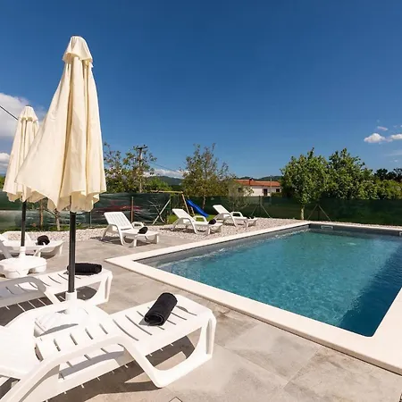 Tatil Evi Butoniga Nature Sculci